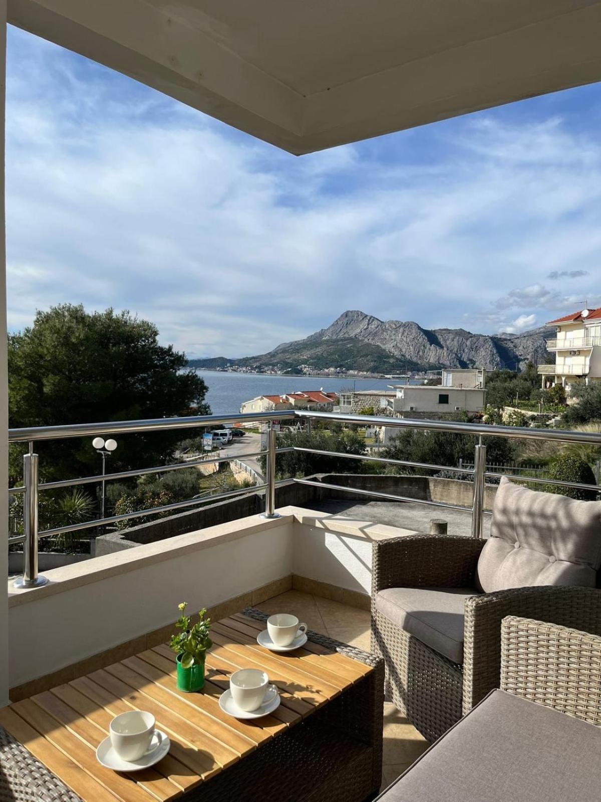 Apartment Ines Omiš Eksteriør bilde