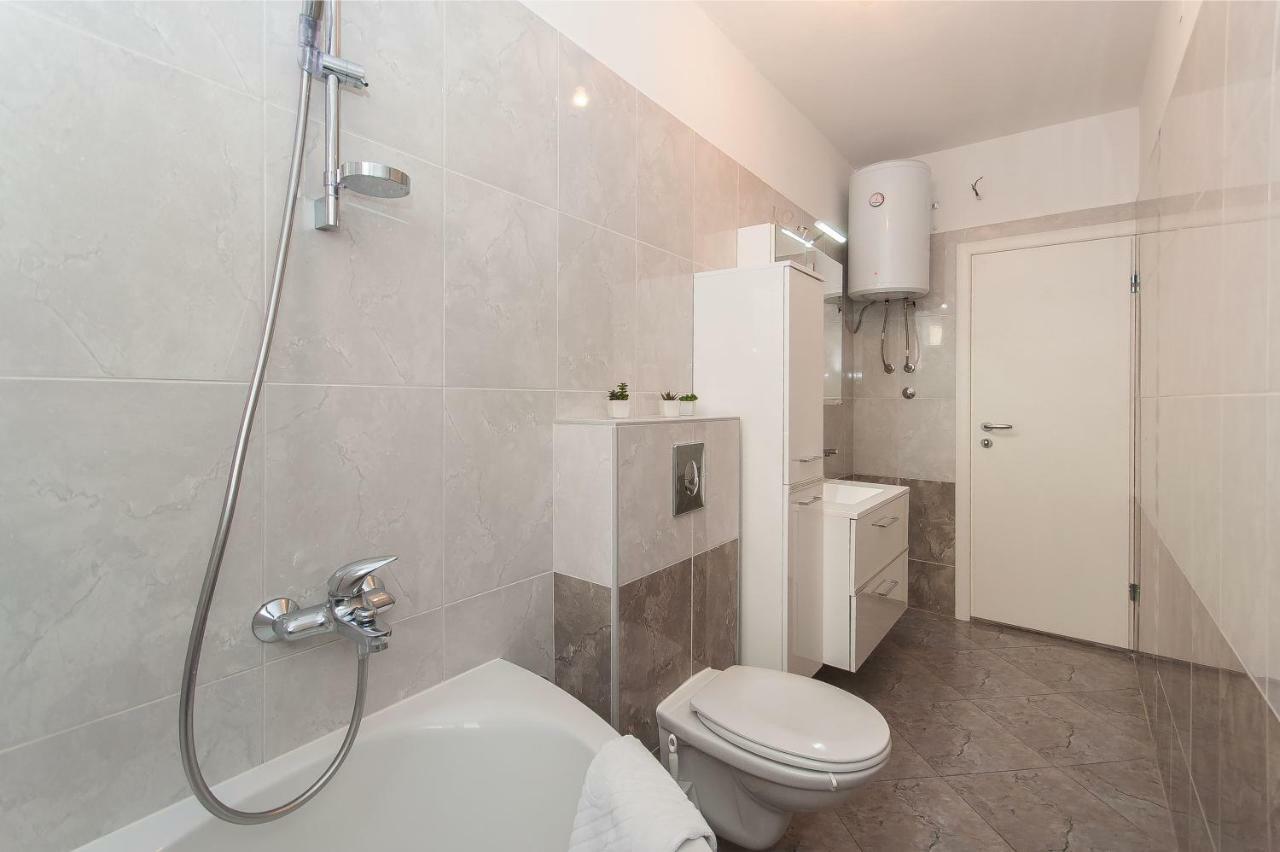 Apartment Ines Omiš Eksteriør bilde